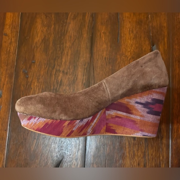 Reef Women's High Tropic Brown
Suede Round Toe Wedge Heels Size 9 - Picture 5 of 9